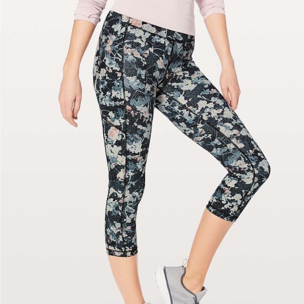 Lululemon Speed Up Crop *21” Legging Spring Bloom Floral Print Size 4 Workout